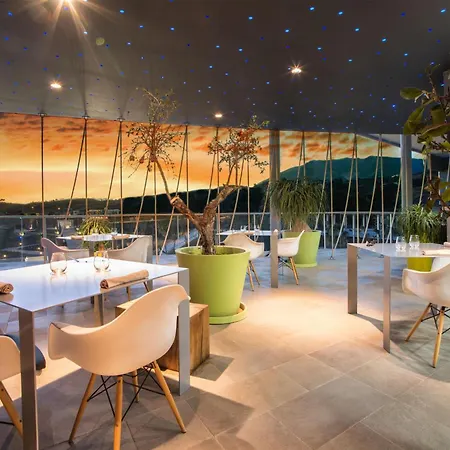 Higueron Malaga, Curio Collection By Hilton (adults Only) Ośrodek wypoczynkowy 5*
