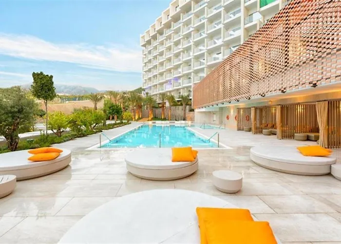 Higueron Malaga, Curio Collection By Hilton (adults Only) Ośrodek wypoczynkowy