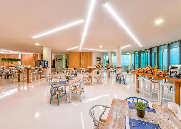 Higueron Malaga, Curio Collection By Hilton (adults Only) Ośrodek wypoczynkowy