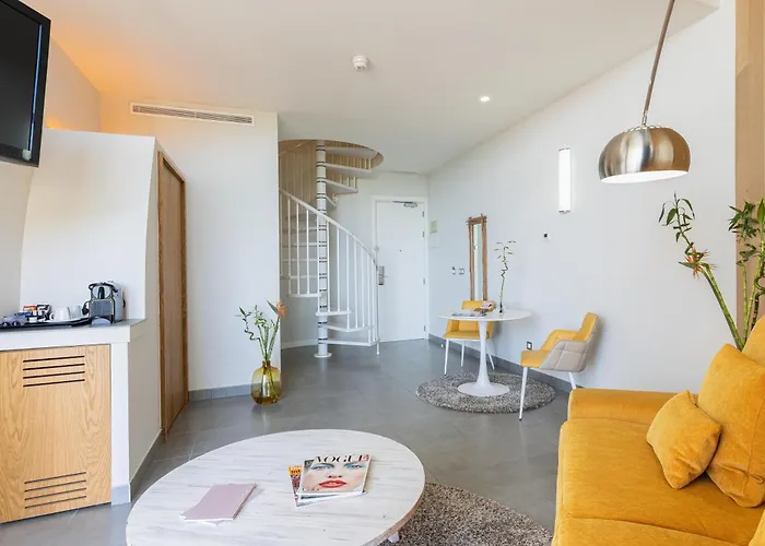 Higueron Malaga, Curio Collection By Hilton (adults Only) Ośrodek wypoczynkowy 5*