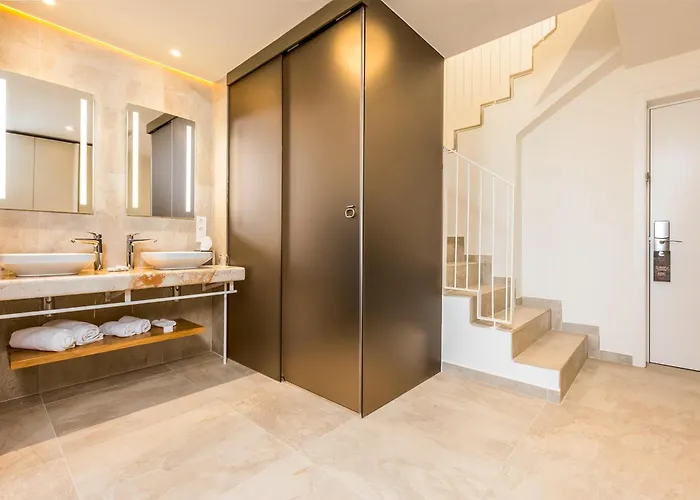 Higueron Malaga, Curio Collection By Hilton (adults Only)